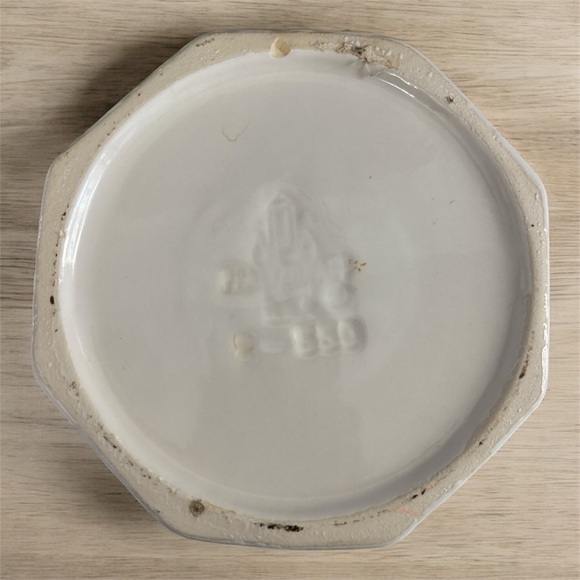 Pfaltzgraff Cream Hexagonal Coffee Pot - Picture 3 of 3